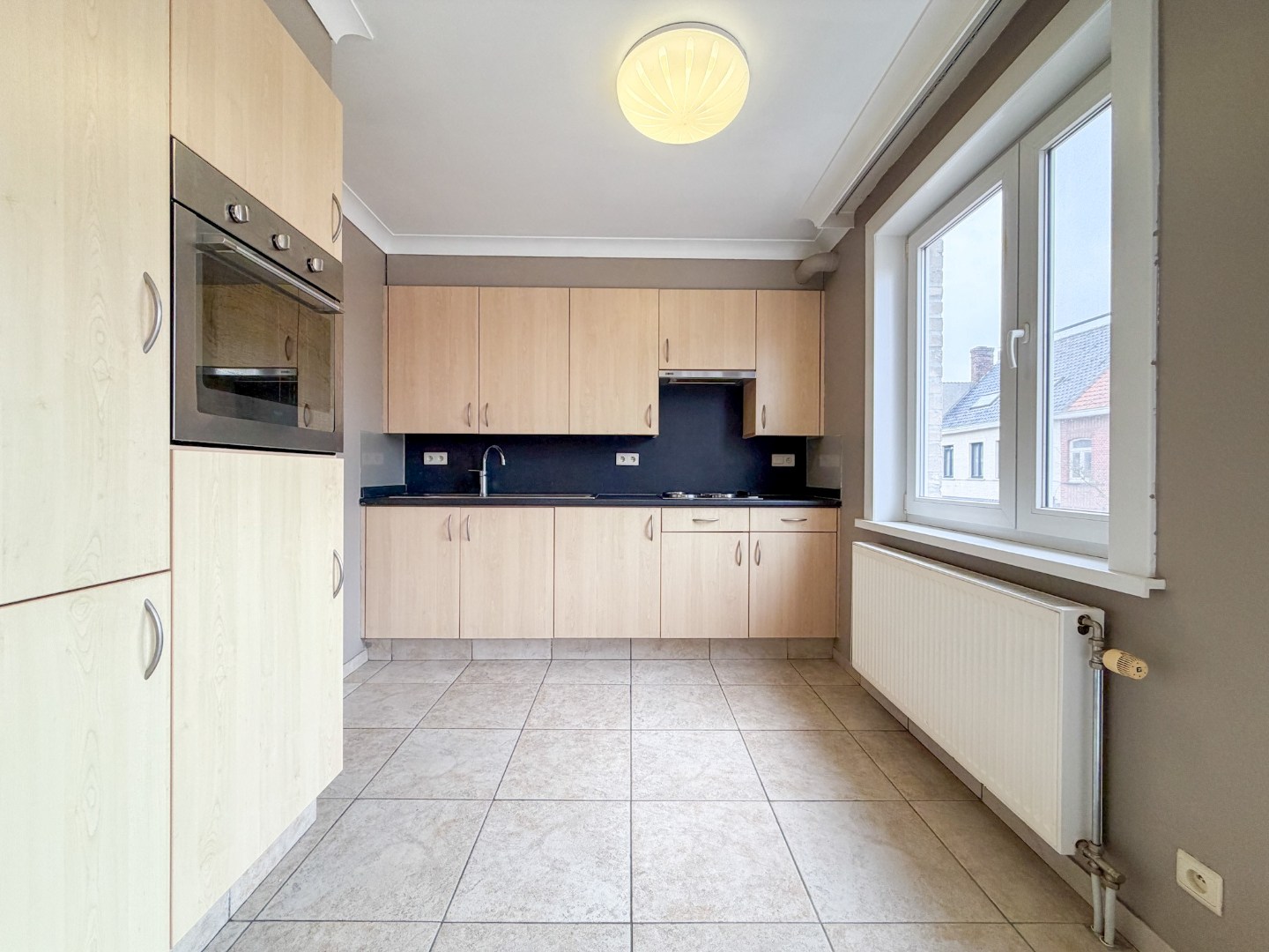 Energiezuinig 2-slp appartement (88 m²) met groot terras, Eernegem. 