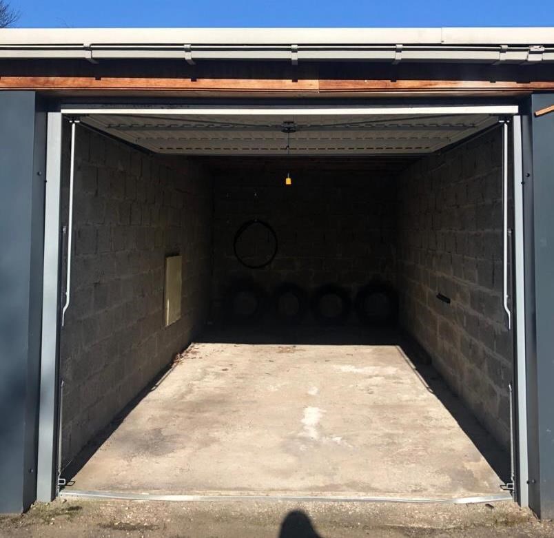 Verhuurd garage - Geel