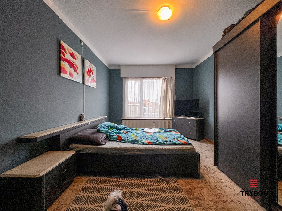 Ruime woning met garage, tuin en drie slaapkamers 