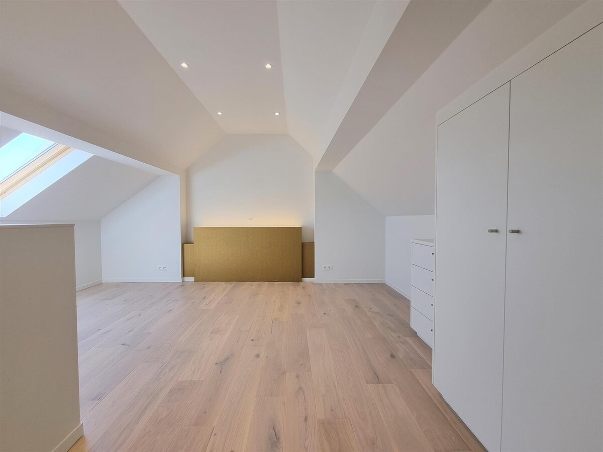 Volledig gerenoveerde woning met garage vlakbij het strand - Heist 