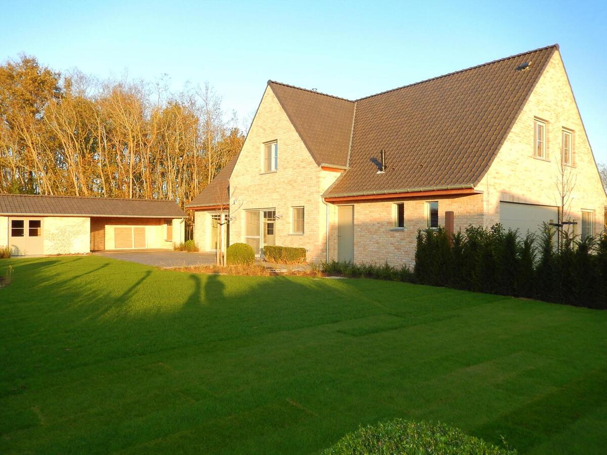 Uniek moderne nieuwbouwvilla met 4 slaapkamers 