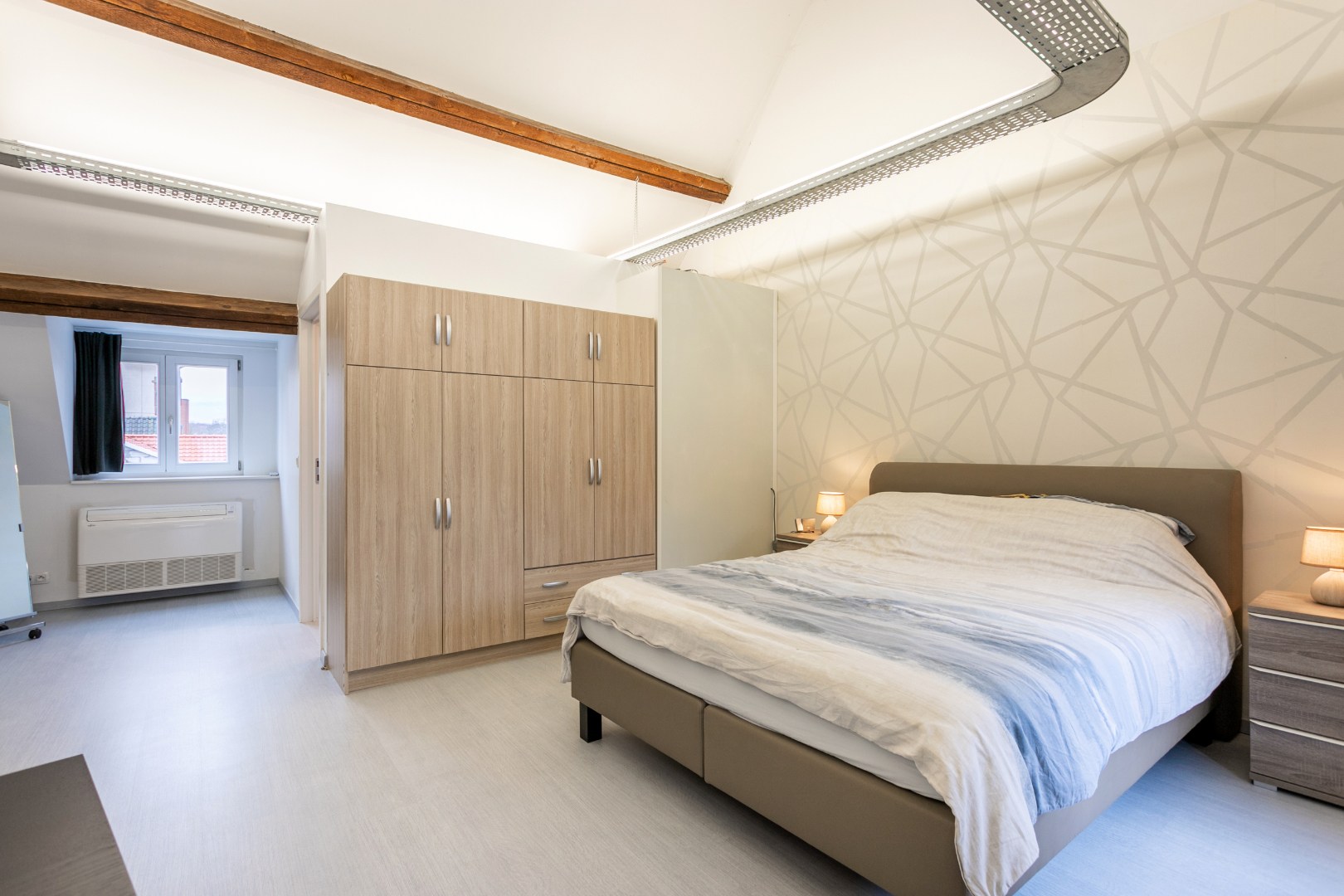 Stadswoning met mogelijke praktijkruimte te centrum Halle 