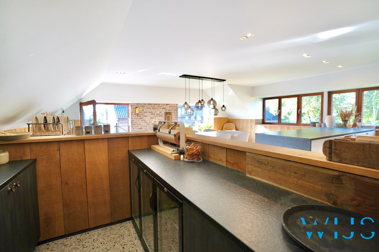 Prachtig ruim woonhuis met volwaardig bijgebouw ! 