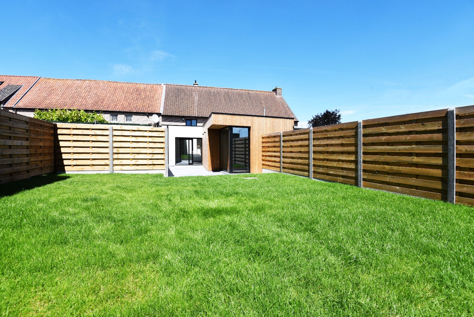 Gerenoveerde woning met 3 slaapkamers en tuin 