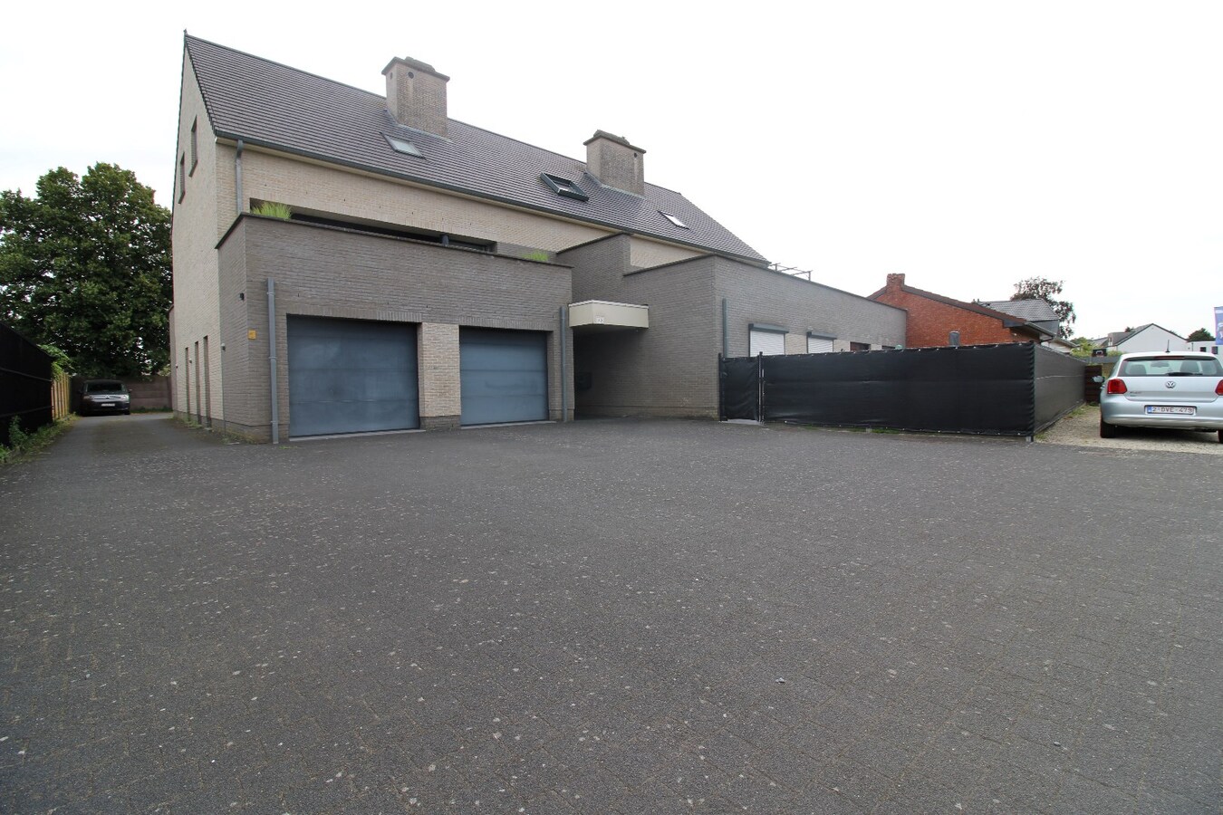 Zeer rustig gelegen ruim appartement met 3 slaapkamers en grote terrassen 