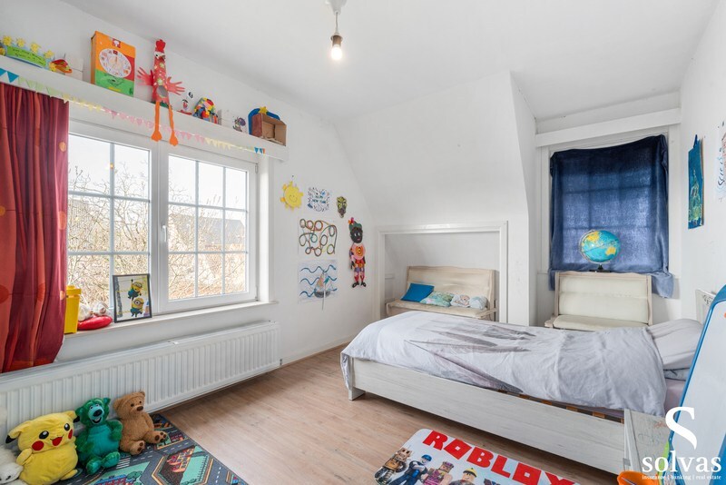 Prachtige open bebouwing met tuin, terras, garage en 4 slaapkamers in Lotenhulle 