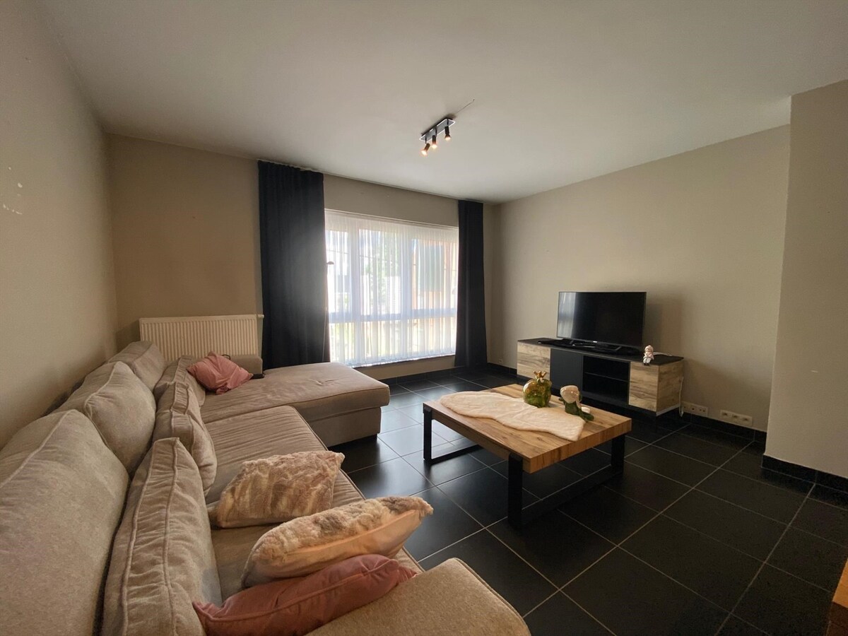 Duplexappartement met zonneterras en parking te Moorslede 