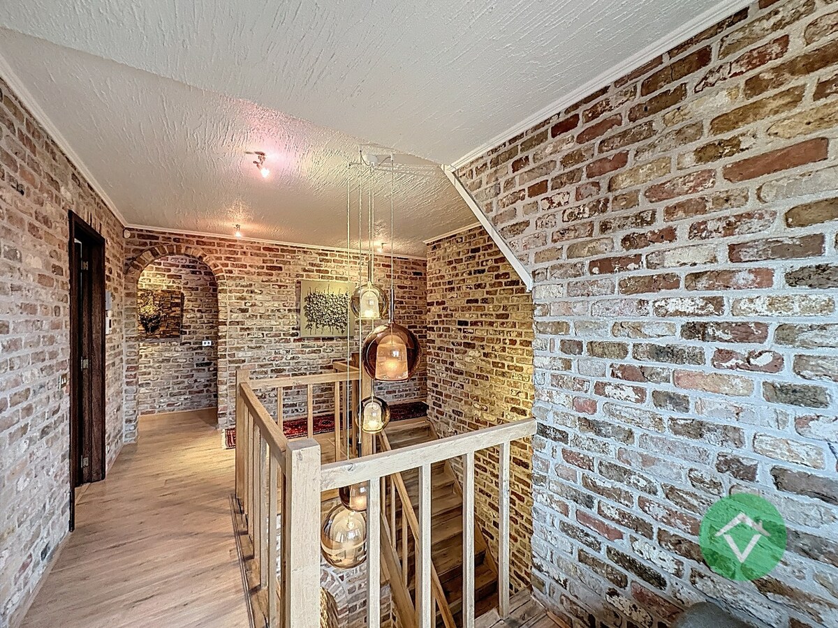 Exclusieve alleenstaande villa met zonnige tuin in een gegeerde woonomgeving te Koekelare 