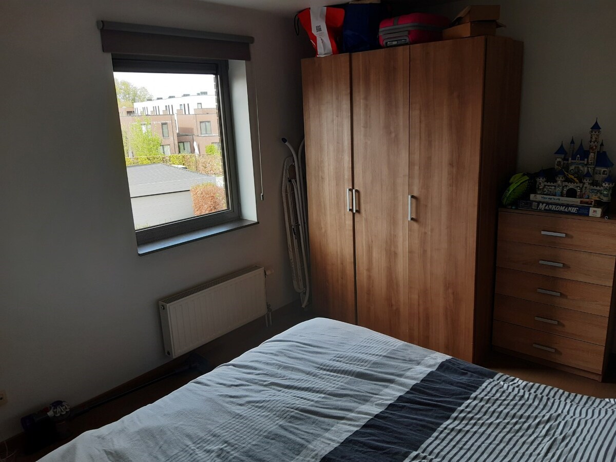 Eigentijds wonen met mega-kelder. 