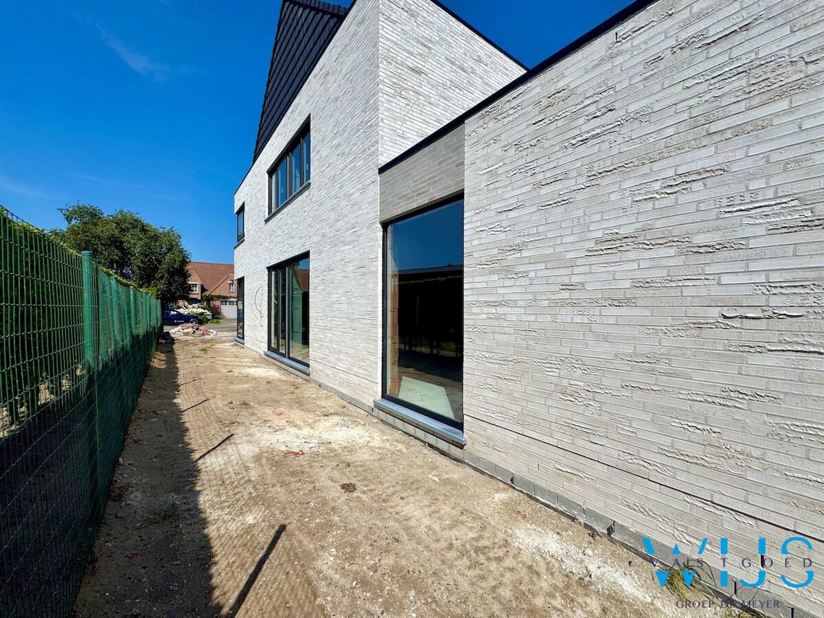 Moderne nieuwbouw op 666m² te Lembeke ! 