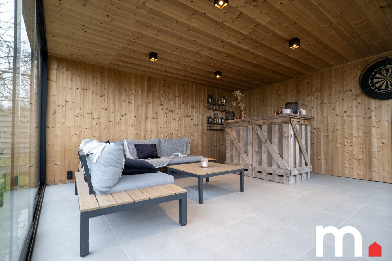 Recente woning (bouwjaar 2013) met grote tuin in doodlopende straat ! 