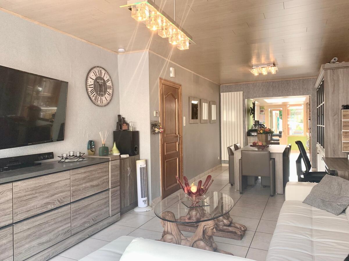 KNAP GERENOVEERDE STADSWONING MET TUIN TE BREDENE 