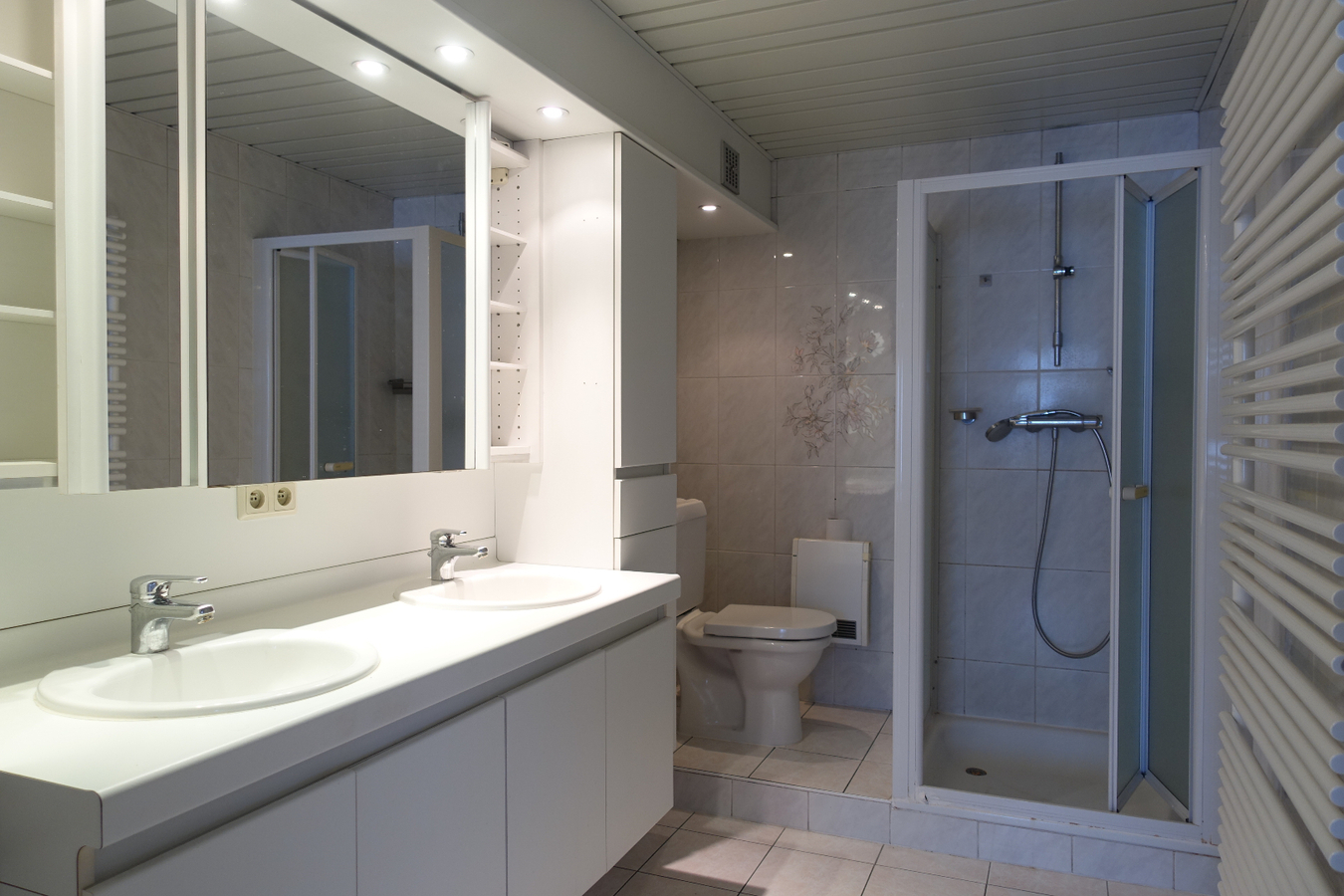 Unieke vastgoedaanbieding aan op- en afrit E40 Jabbeke 