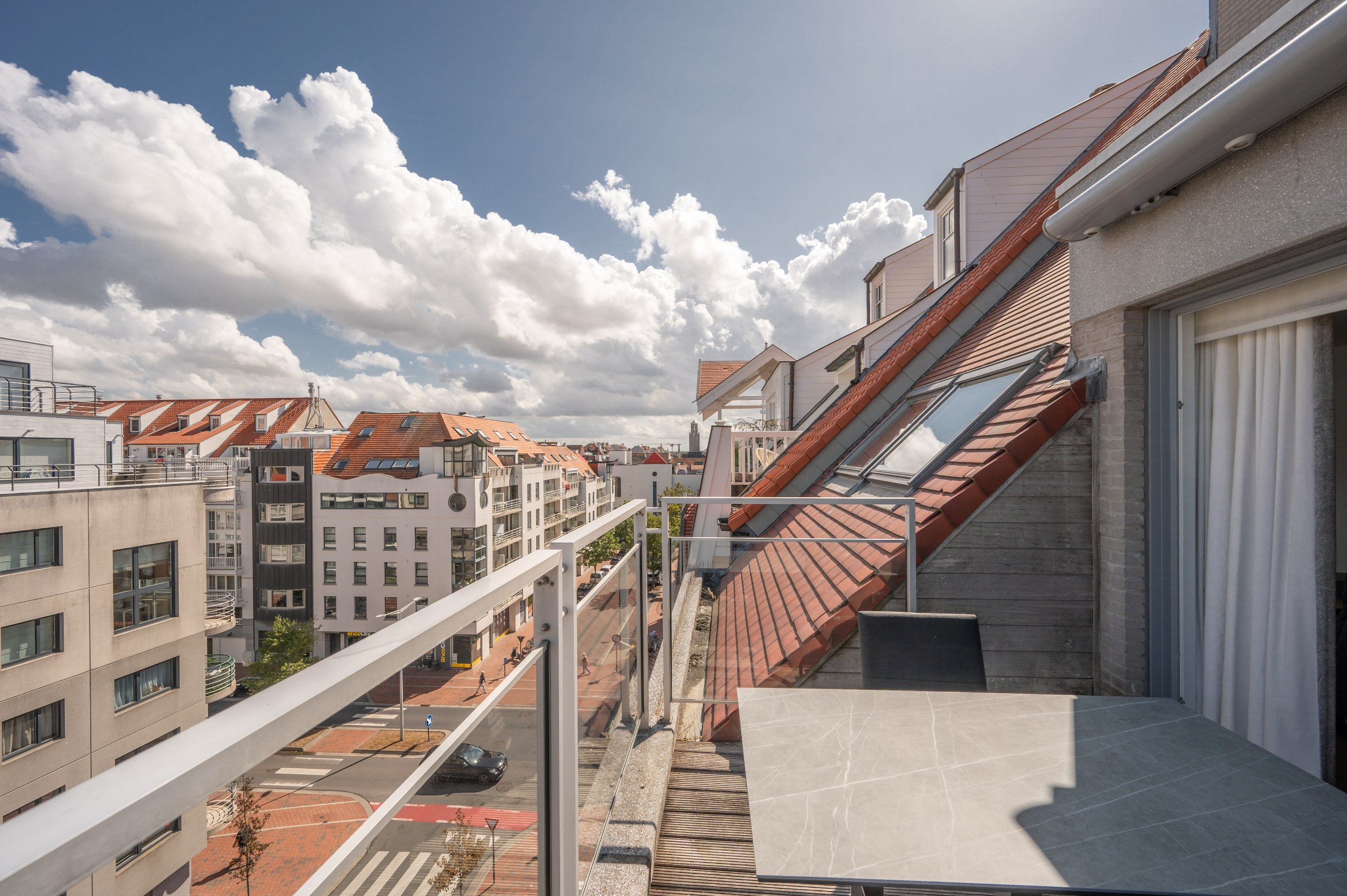 Duplex appartement te koop in Knokke met groot zonnig terras 