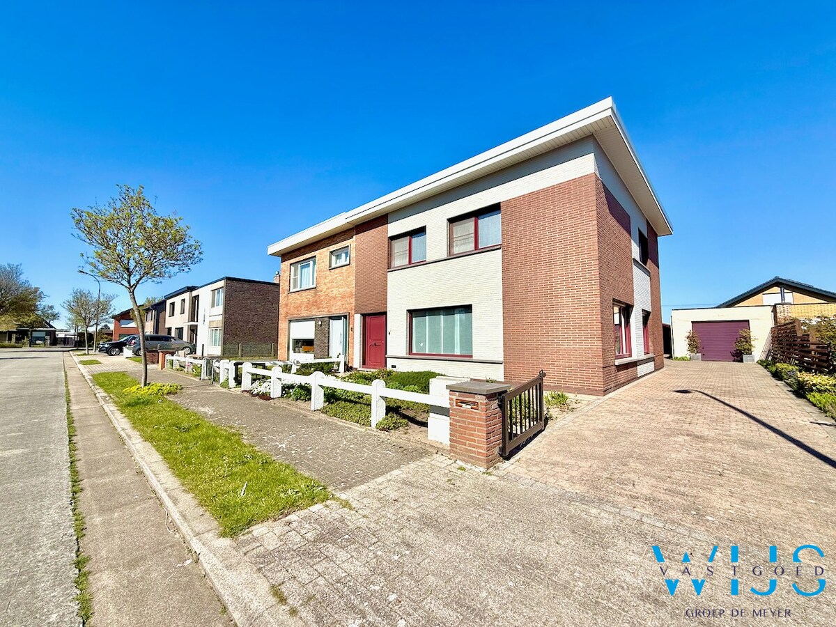 Tof woonhuis in een rustige woonwijk te Ertvelde ! 