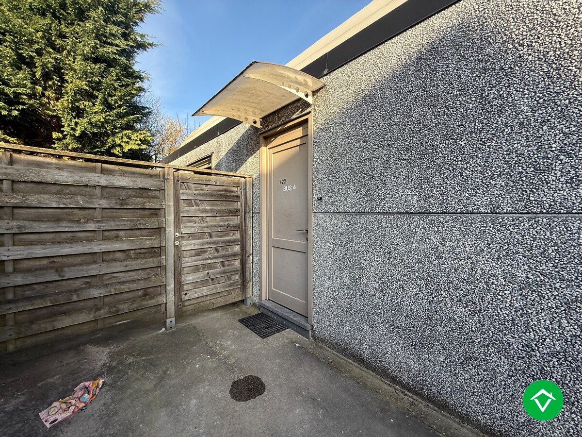 Gelijkvloers appartement met twee slaapkamers en terras te Roeselare 