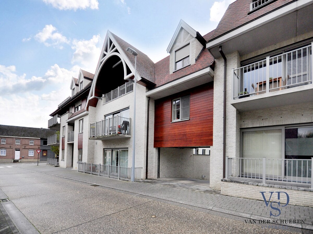2 slpk-appartement in hartje Dikkelvenne 