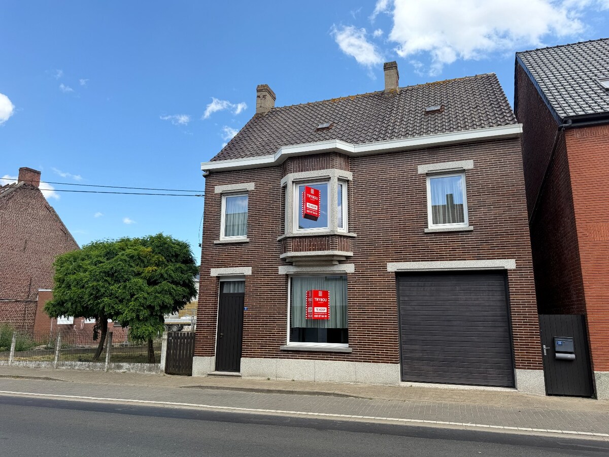 Ruime vrijstaande woning met grote garage op een boogscheut van het Centrum 