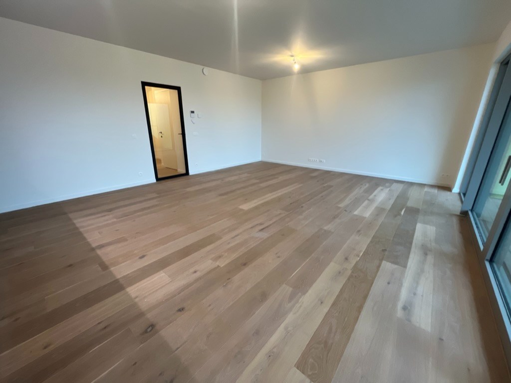 OPENDEURDAG: Project Hoost Zondag 12/04 - 10u - 14u (Maes en Boerenboomplein): Centraal gelegen 2-kamer appartement te Project Hoost met XL-terras 