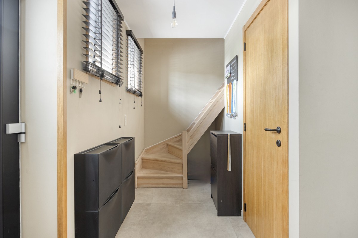 Halfopen bebouwing met 3 slaapkamers, tuin en garage 