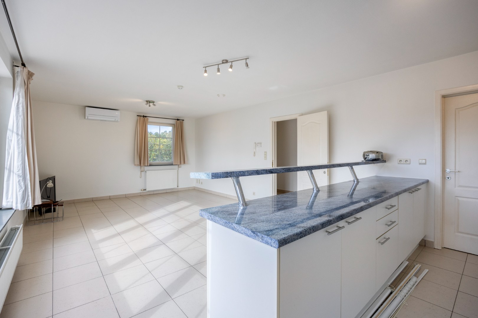 Appartement met 2 slaapkamers en autostaanplaats in Lubbeek! - EPC 102 kWh/m² - bewoonbare opp. 99 m² 