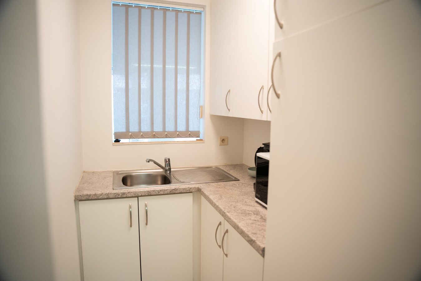 Instapklare handelsruimte met commerciële topligging in het hart van Geel 