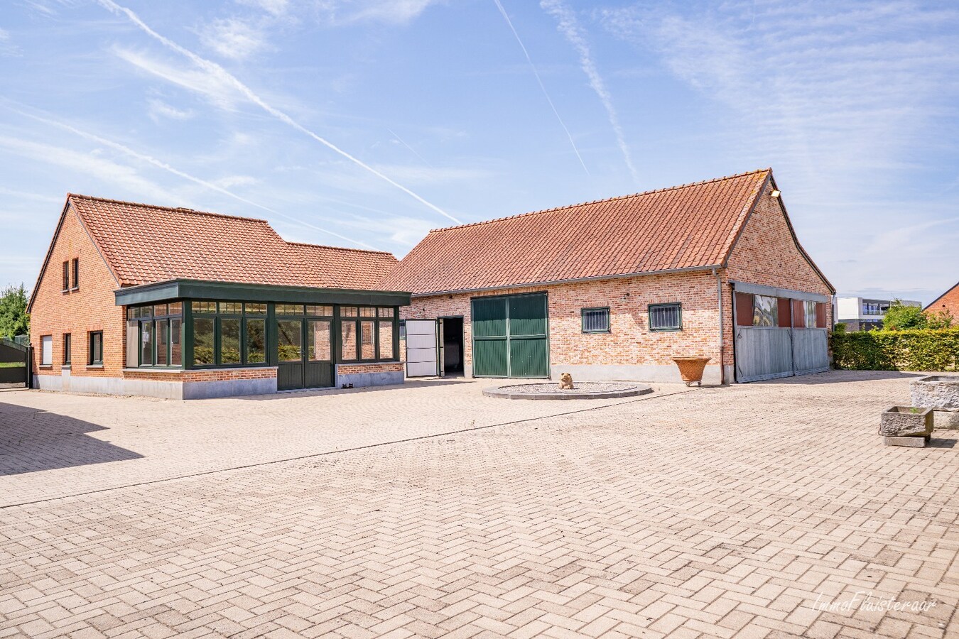 Uniek gelegen karaktervolle hoeve met twee stalgebouwen op ca. 2,4ha in Alken 