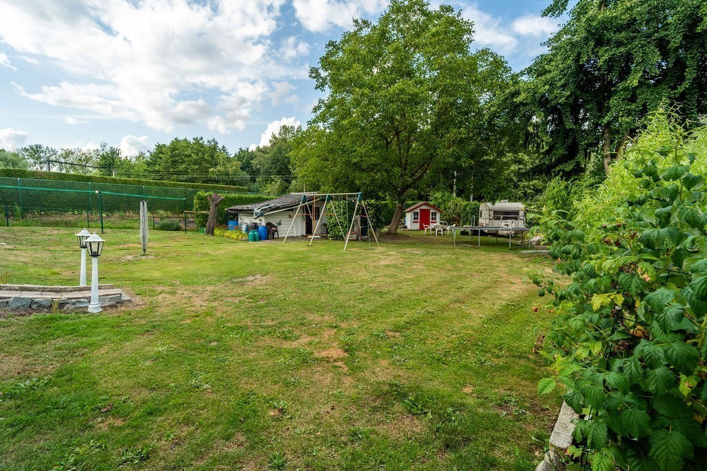 RUIME GELIJKVLOERSE WONING MET 3 SLAAPKAMERS, GARAGE EN RUIME TUIN TE HASSELT (KERMT) 