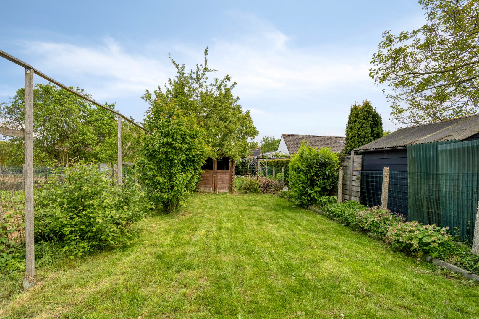 Zeer rustig gelegen half open bebouwing met 4 slaapkamers en ruime tuin in Pellenberg - EPC 162 kwh/m2 