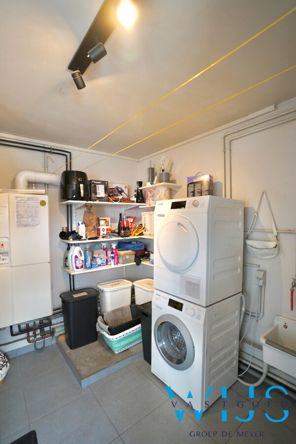 Instapklaar en verrassend ruim appartement op toplocatie in het centrum van Ertvelde! 