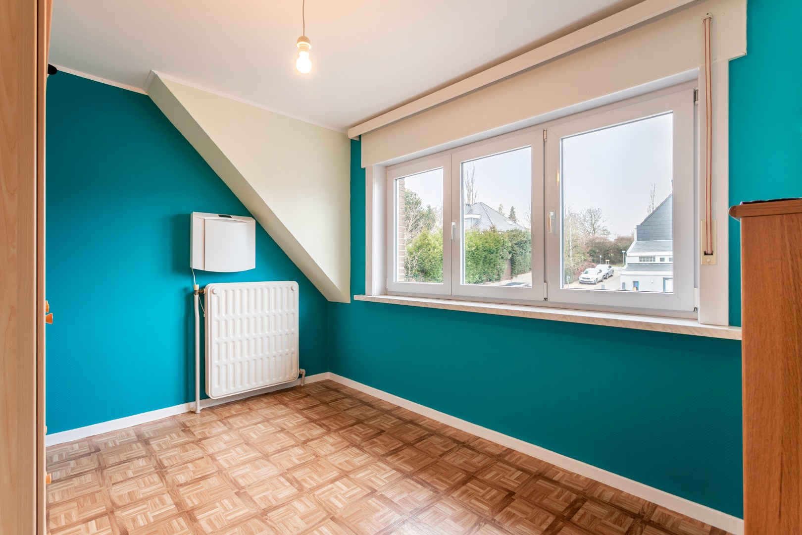 Woning  op 7a80, met 4 slpks, garage en ruime tuin 