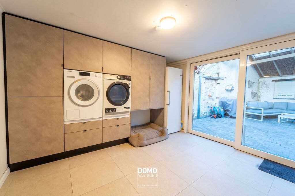 Verrassend ruime woning met karakter te Kuringen. 