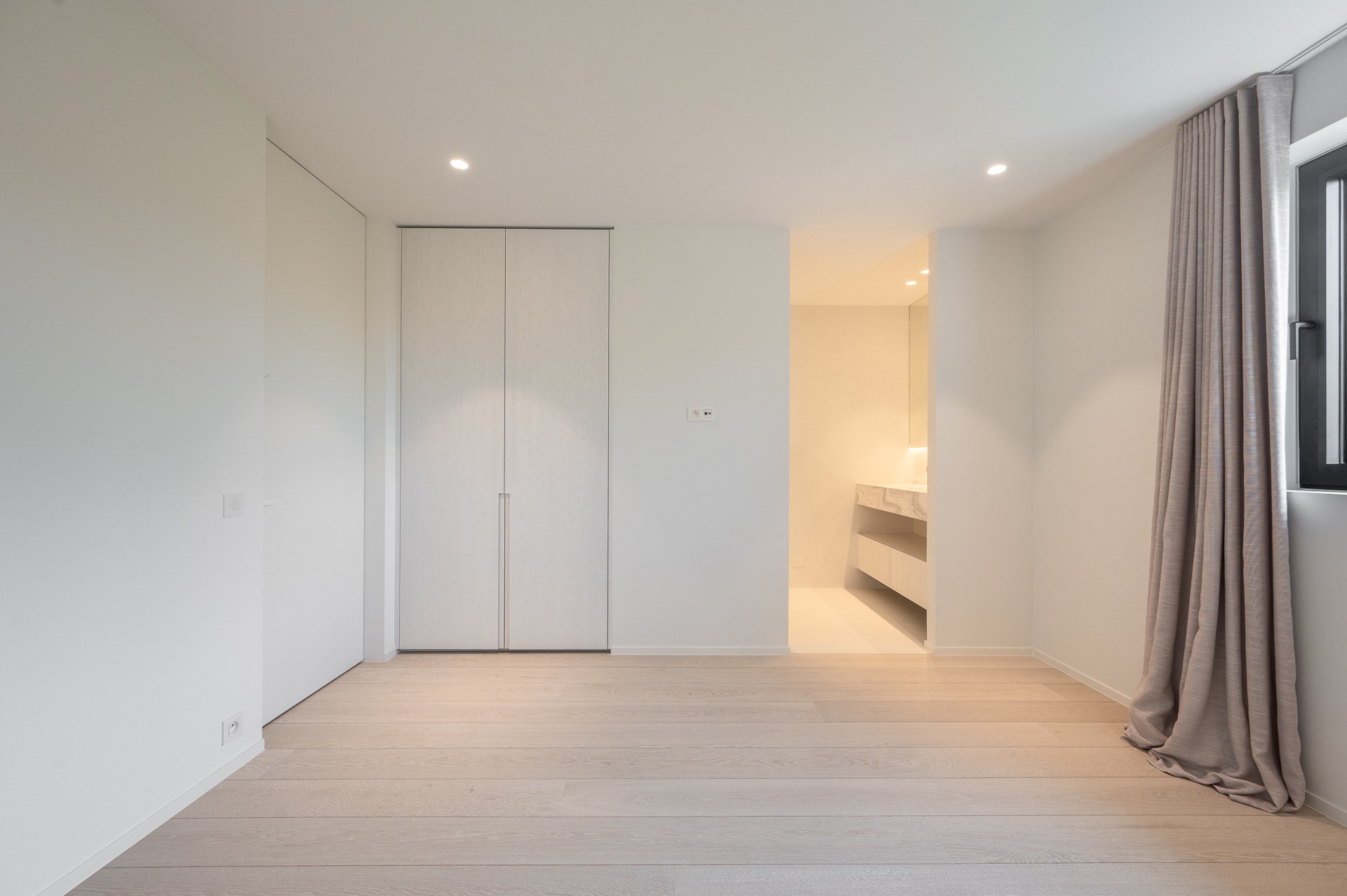 Villa neuve clé en main dans un emplacement de choix calme près du Zegemeer et à distance de marche du centre. 