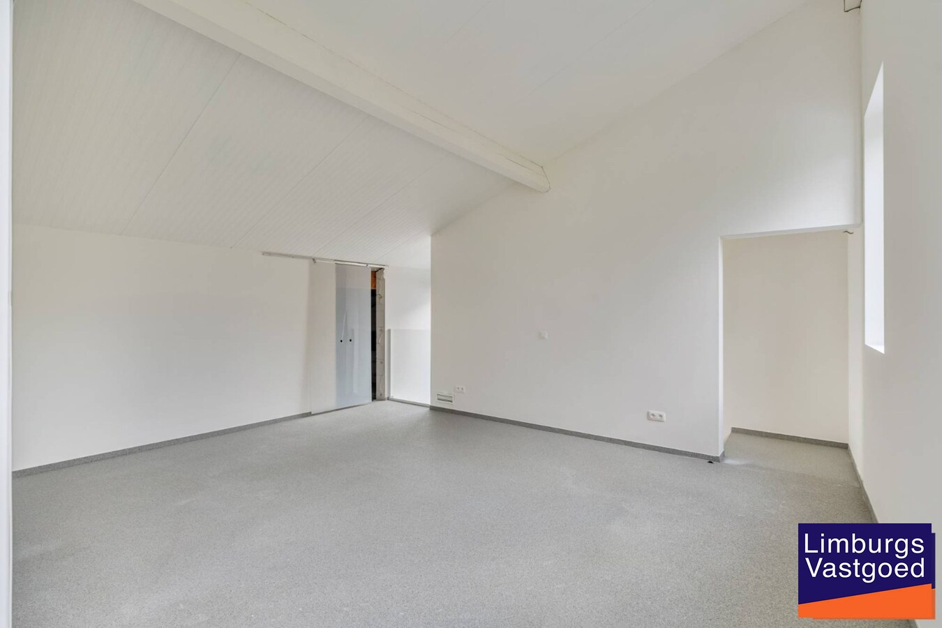 Exclusieve woning met praktijkruimte en zicht op weilanden 