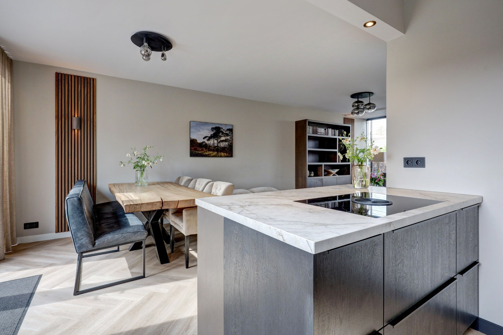 Energiezuinig (A++) en instapklaar 6-kamer gezinswoning met luxe keuken, vijf slaapkamers en zonnige tuin op het zuidoosten 