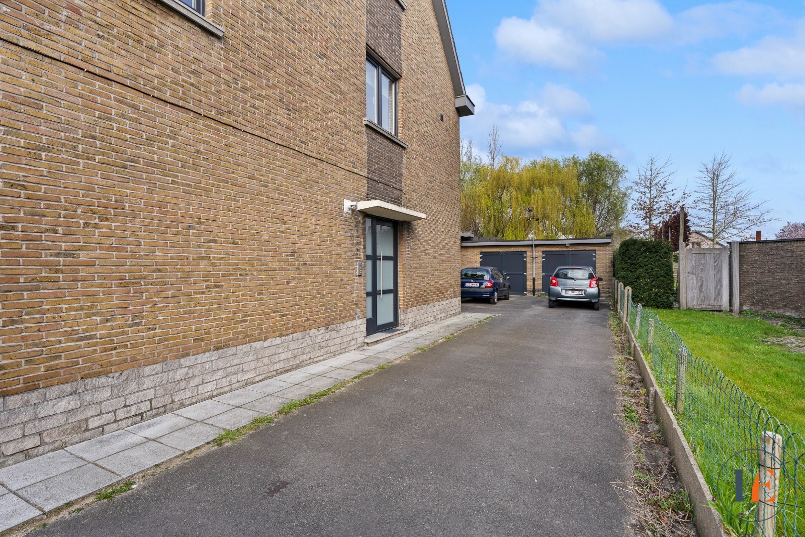 Buitenkans! Duplex appartement  met garage en tuin 