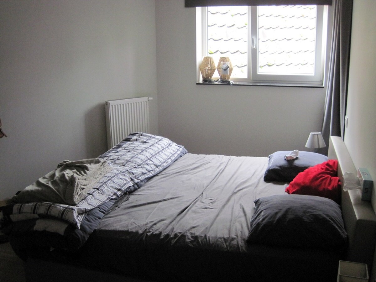 Ruim appartement met 2 terrassen. 