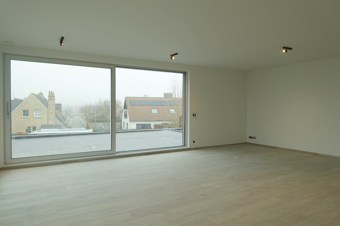 Kwalitatief nieuwbouwappartement met  enorm terras 