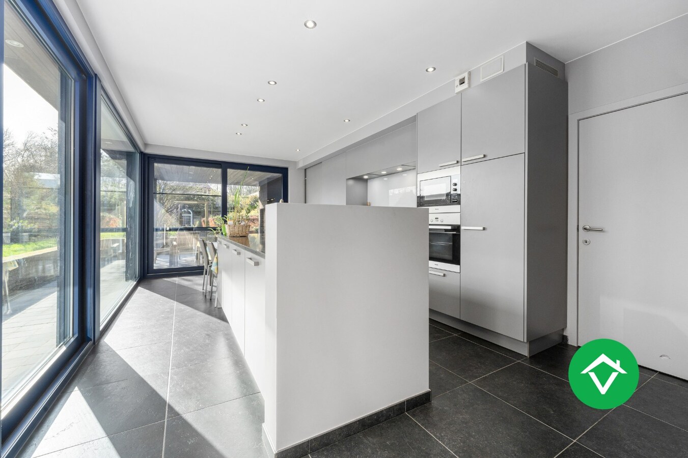 Instapklare woning met 4 slaapkamers en garage te Koekelare 