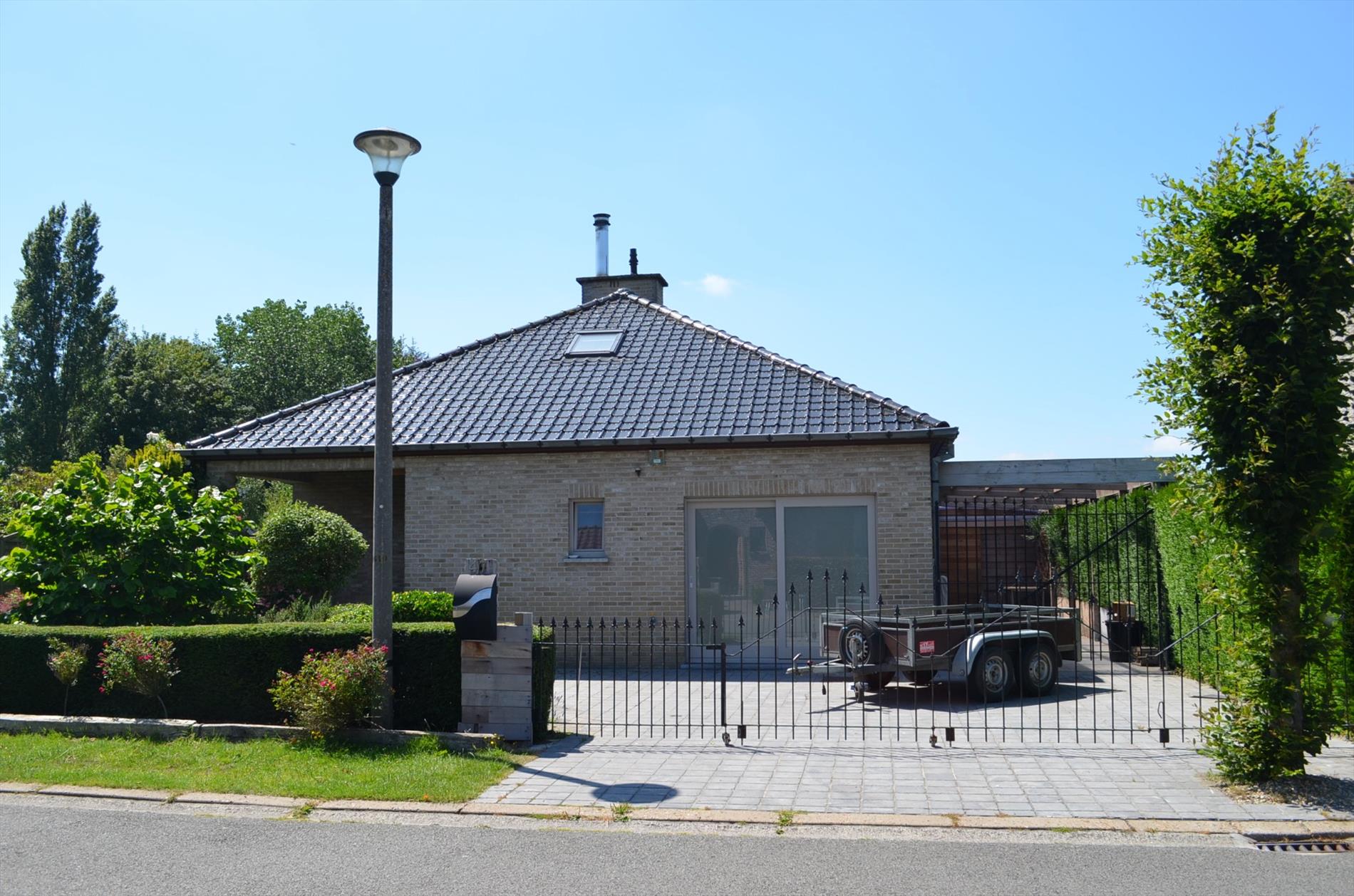 Open bebouwing op 630 m² met 3 slpks, carport en tuin te Maldegem 