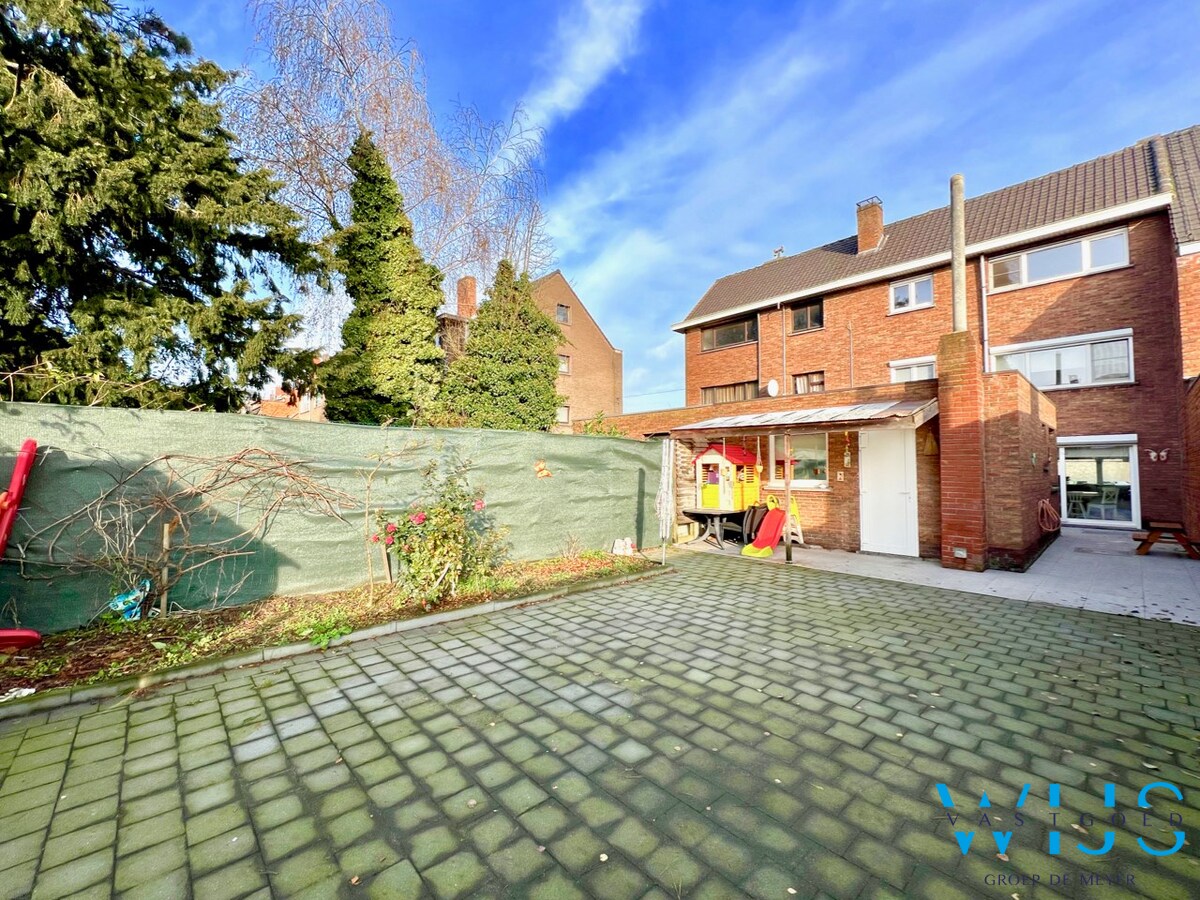 Ideaal woonhuis op rustige locatie te Zelzate ! 