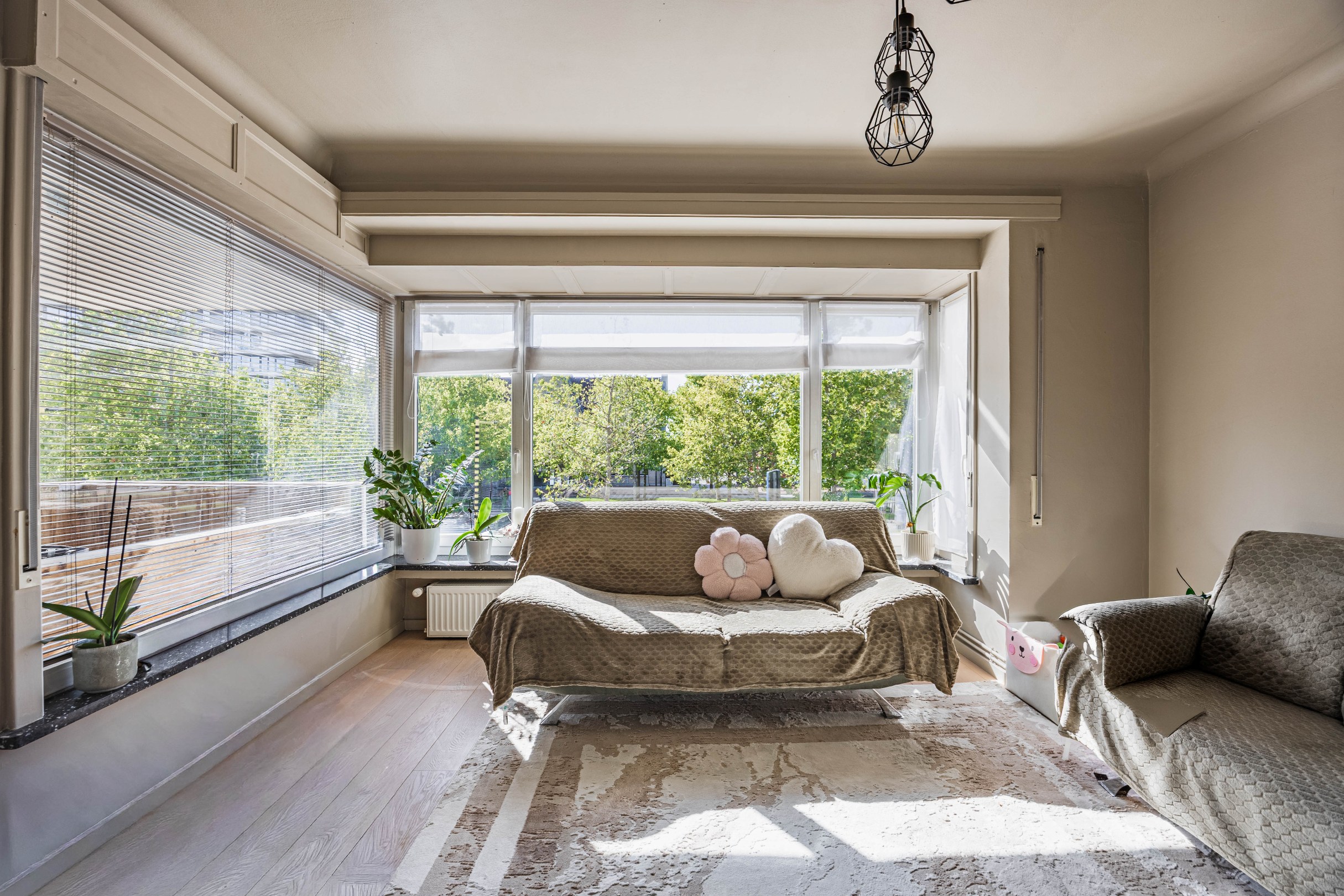 Ruim appartement met 3 slaapkamers gelegen op het Maurice Lippensplein te Knokke-Heist. 