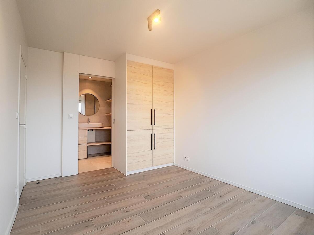 Knap gerenoveerd appartement met open zichten - Heist 