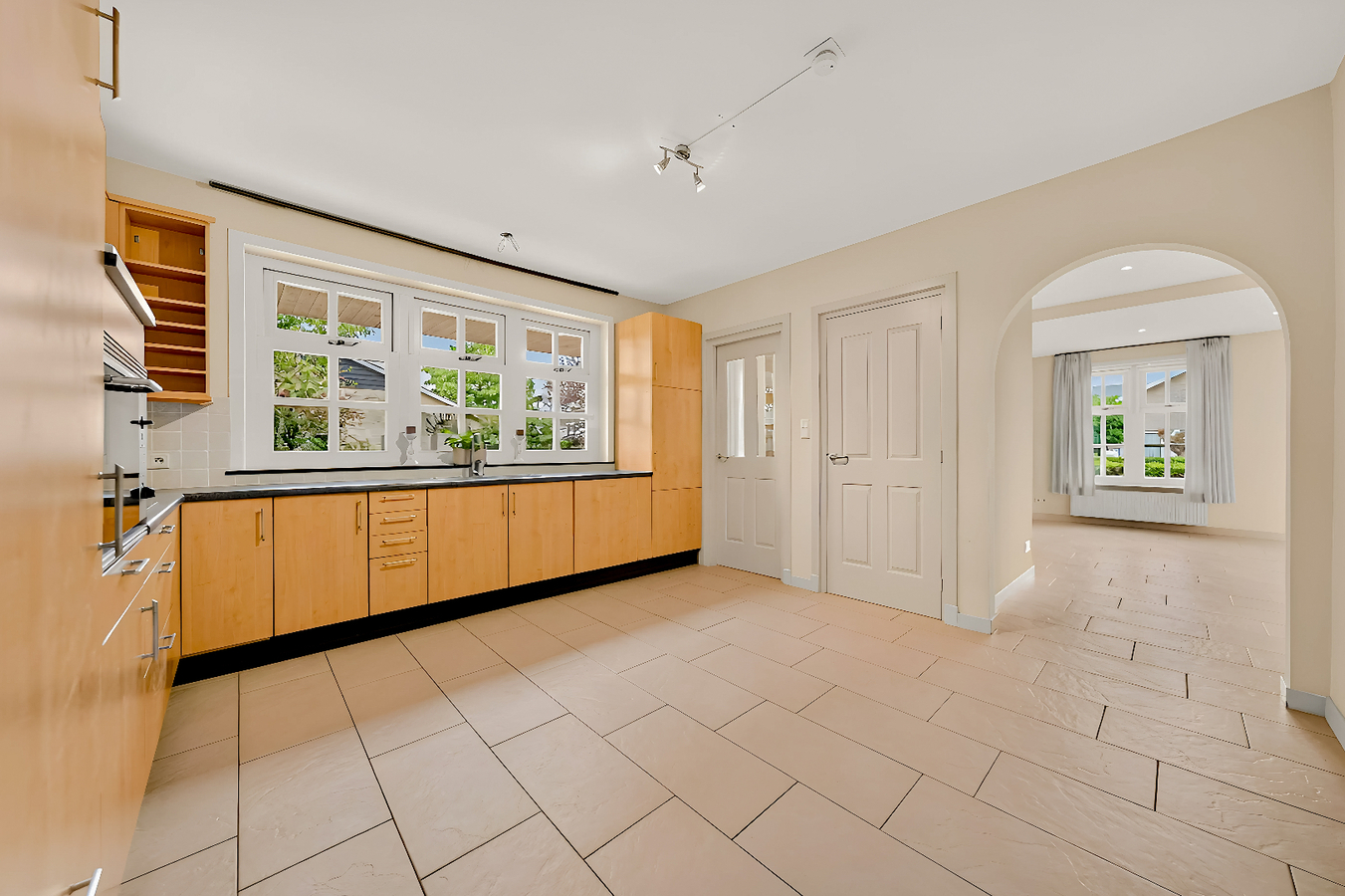 Stunning equestrian estate on approximately 3.5 ha/8.65 acres in Poppel 