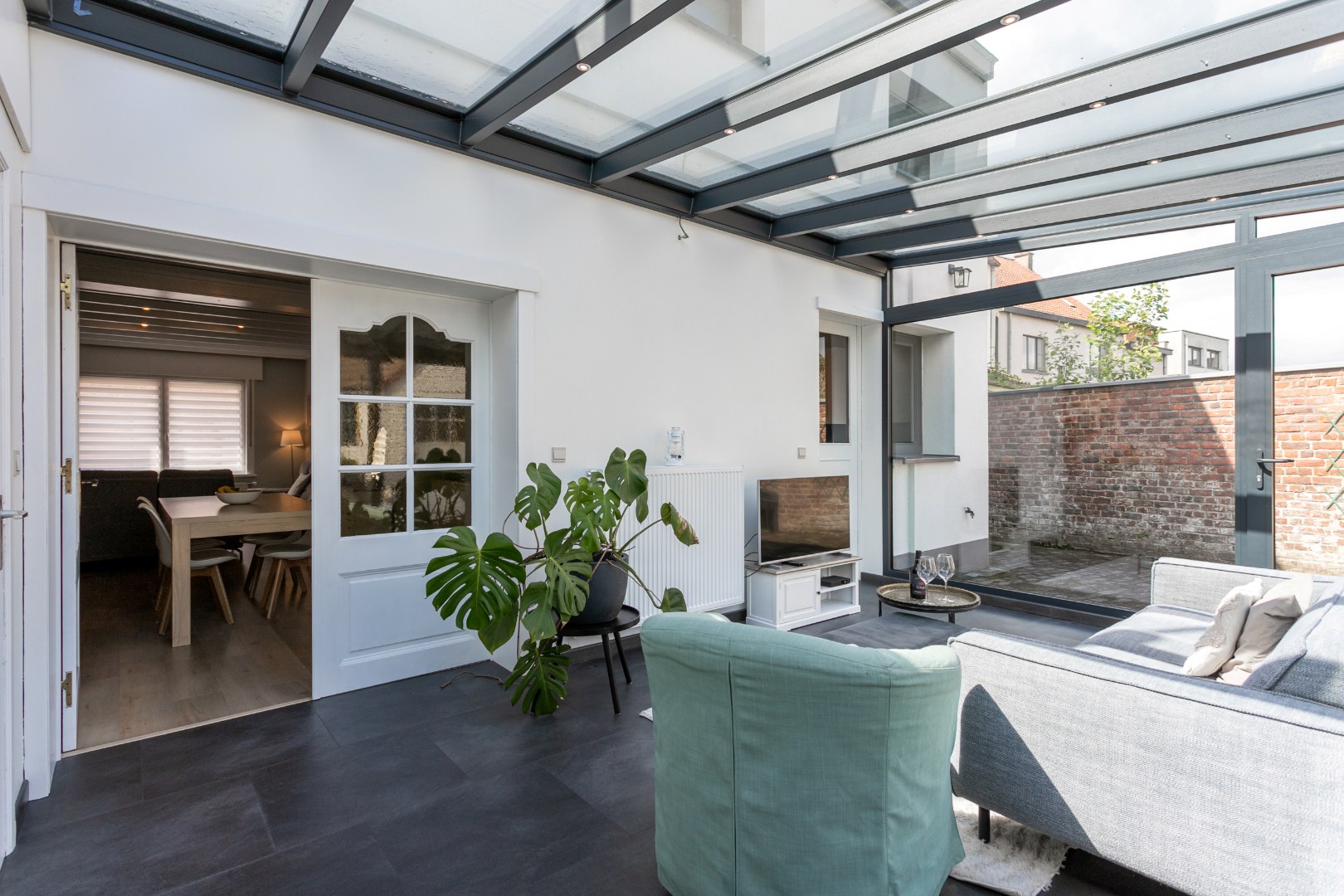Gerenoveerde 3-gevelwoning met tuin en 4 slaapkamers te Sint-Genesius-Rode 