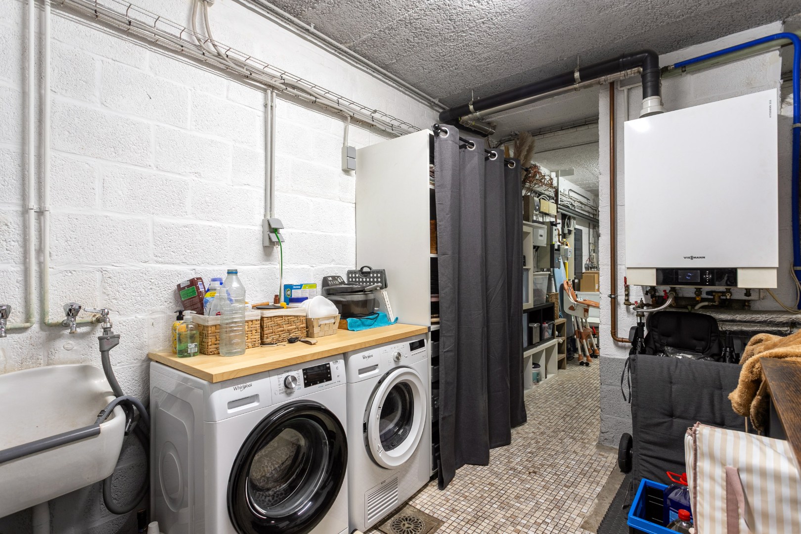 Gerenoveerde villa met 4 slaapkamers, garage en tuin in gegeerde woonwijk te Buizingen 