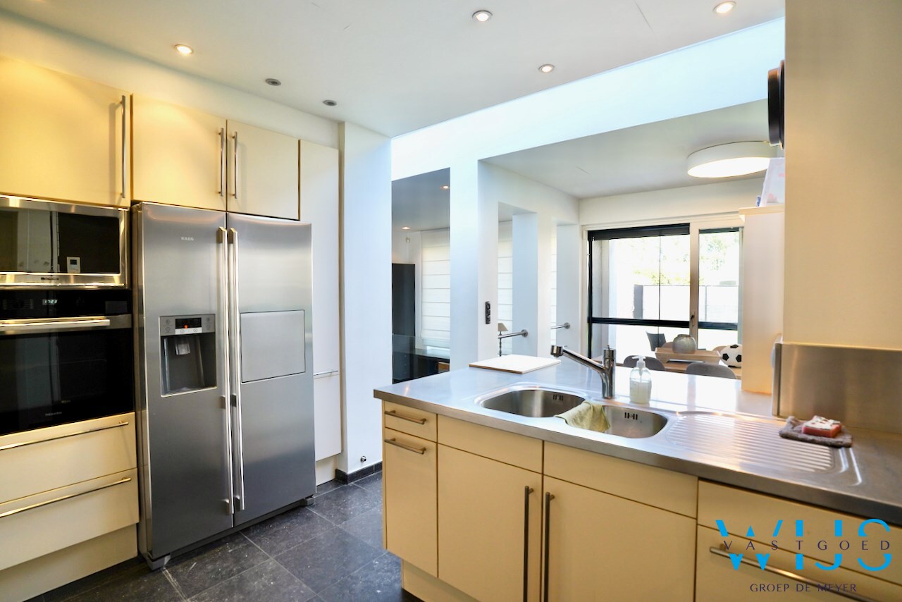 Schitterend karaktervol woonhuis met 5 slaapkamers te Assenede ! 