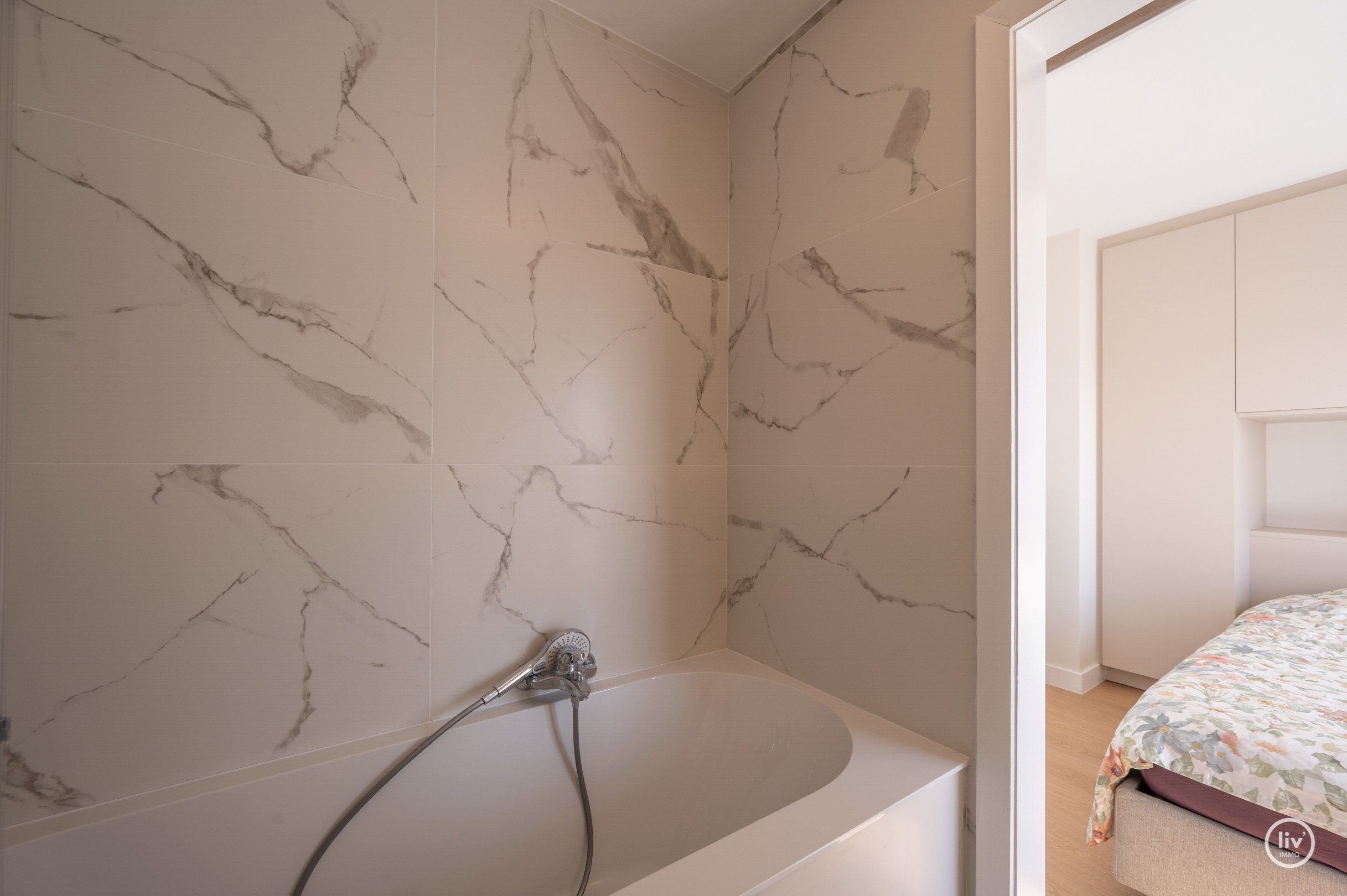 Spacieux duplex avec 3 chambres dans un emplacement de premier choix sur la Van Bunnenvaan à Knokke. 