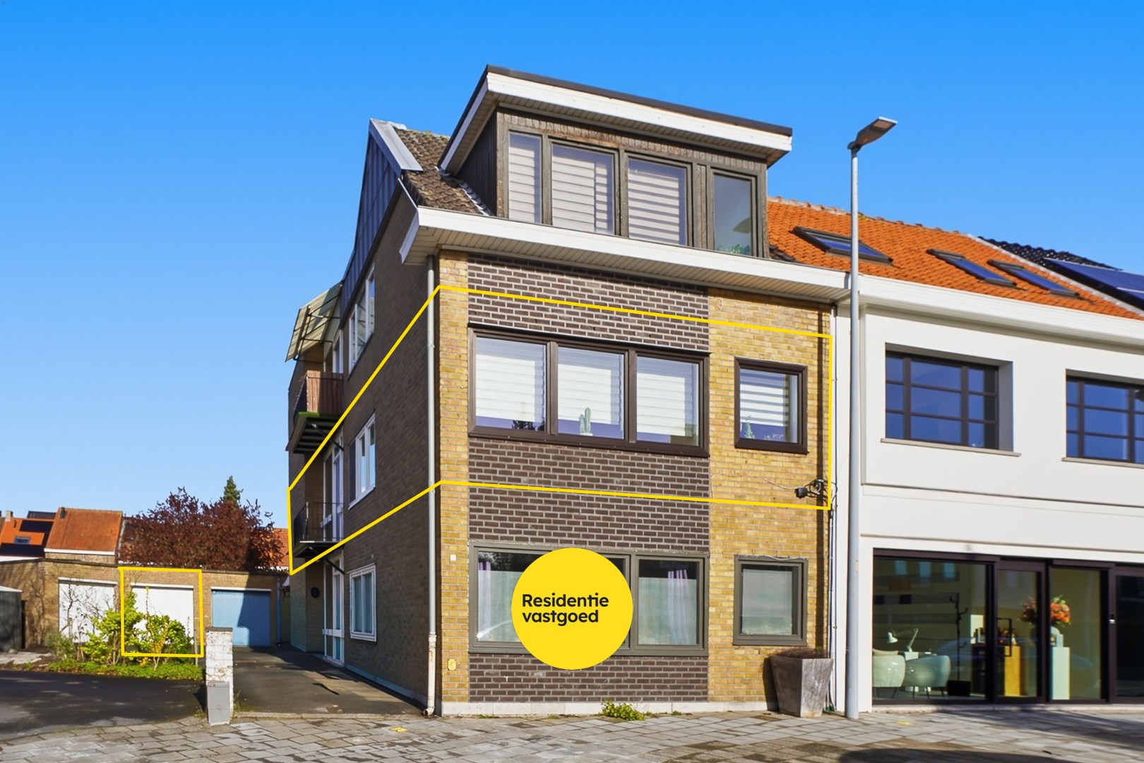 Instapklaar appartement met 2 slpks en garage te Sint-Andries! 