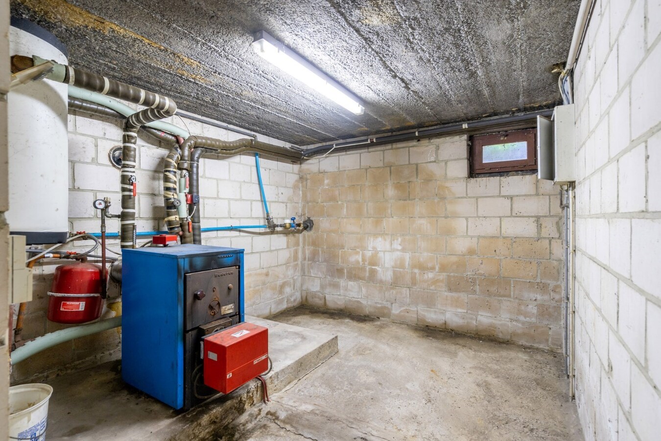 Woning op zeer rustig gelegen en ruim perceel. 